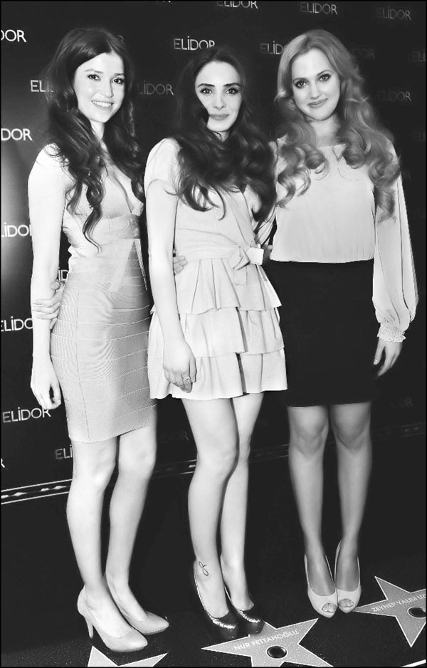 Иллюстрация к книге — Мерьем Узерли. Актрисы &quot;Великолепного века&quot; [_297.jpg]