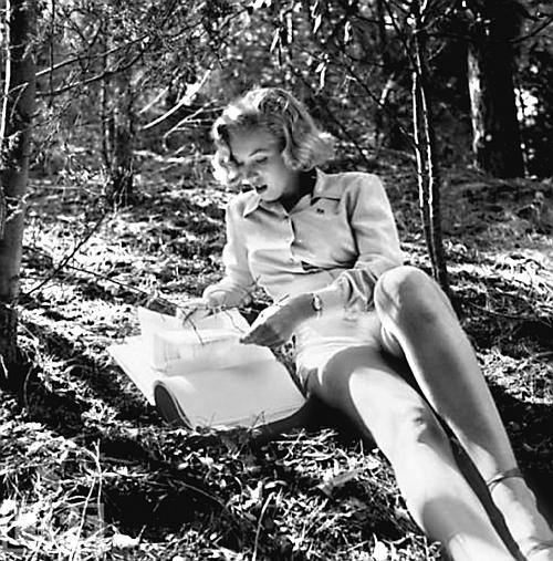 Иллюстрация к книге — Мэрилин Монро. Жизнь в мире мужчин [i_033.jpg]