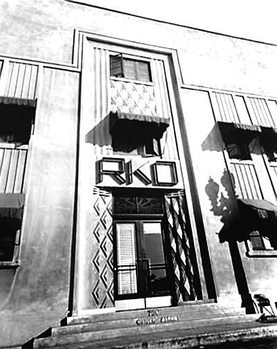 Иллюстрация к книге — Мэрилин Монро. Жизнь в мире мужчин [i_052.jpg]