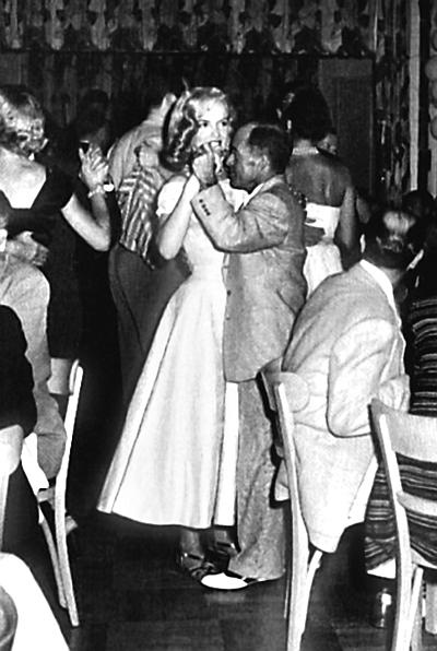 Иллюстрация к книге — Мэрилин Монро. Жизнь в мире мужчин [i_058.jpg]