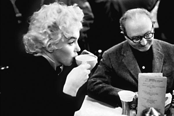 Иллюстрация к книге — Мэрилин Монро. Жизнь в мире мужчин [i_107.jpg]