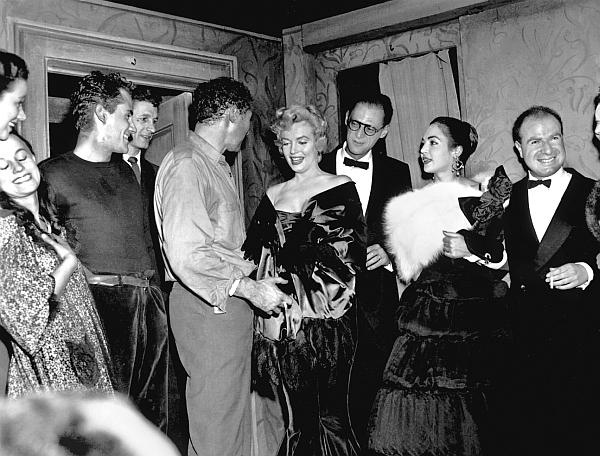 Иллюстрация к книге — Мэрилин Монро. Жизнь в мире мужчин [i_116.jpg]