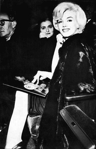 Иллюстрация к книге — Мэрилин Монро. Жизнь в мире мужчин [i_142.jpg]