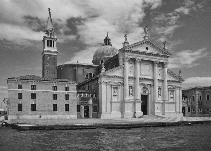 Иллюстрация к книге — Венецианский контракт [i_066.jpg]