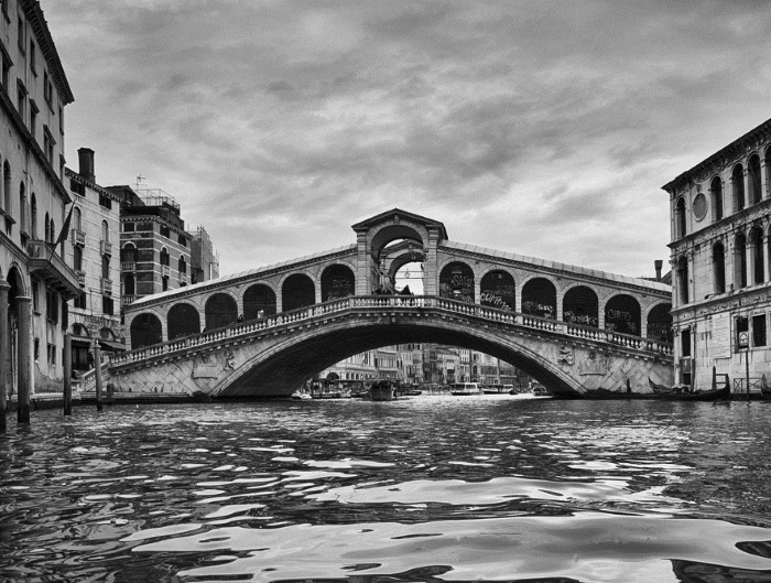 Иллюстрация к книге — Венецианский контракт [i_069.jpg]