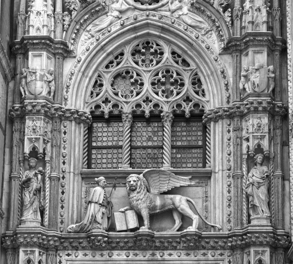 Иллюстрация к книге — Венецианский контракт [i_071.jpg]