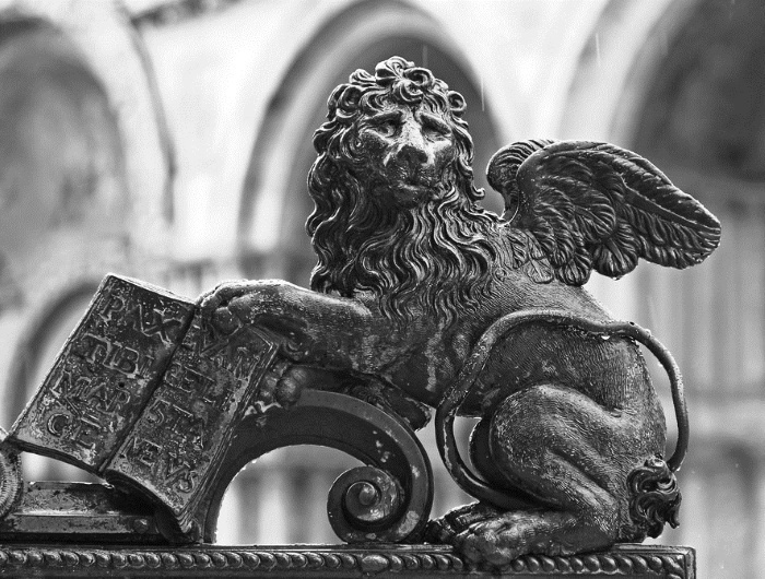 Иллюстрация к книге — Венецианский контракт [i_075.jpg]