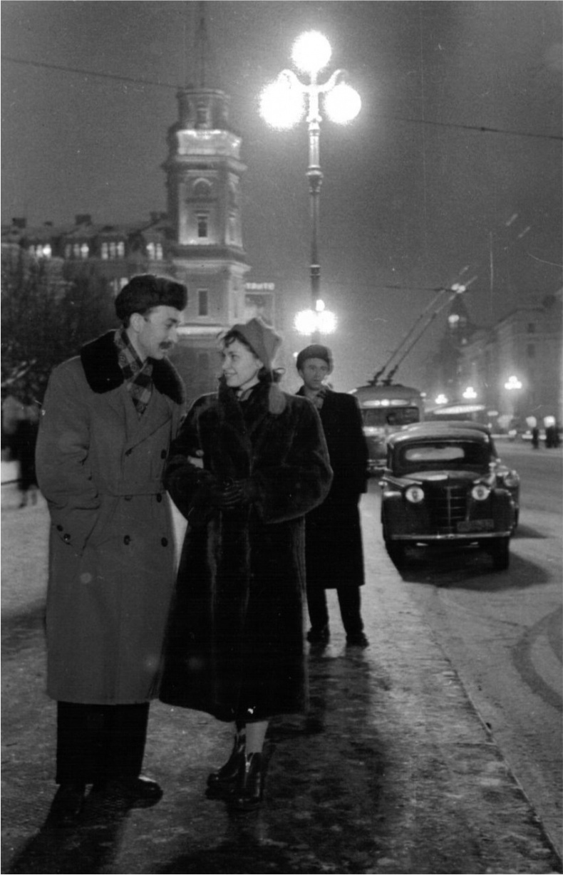 Иллюстрация к книге — Мужчина и женщина. Тело, мода, культура. СССР - оттепель [i_001.jpg]