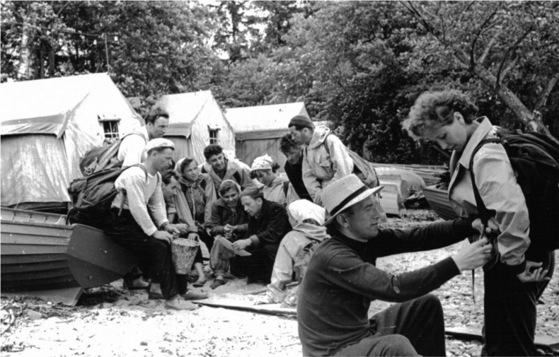 Иллюстрация к книге — Мужчина и женщина. Тело, мода, культура. СССР - оттепель [i_008.jpg]