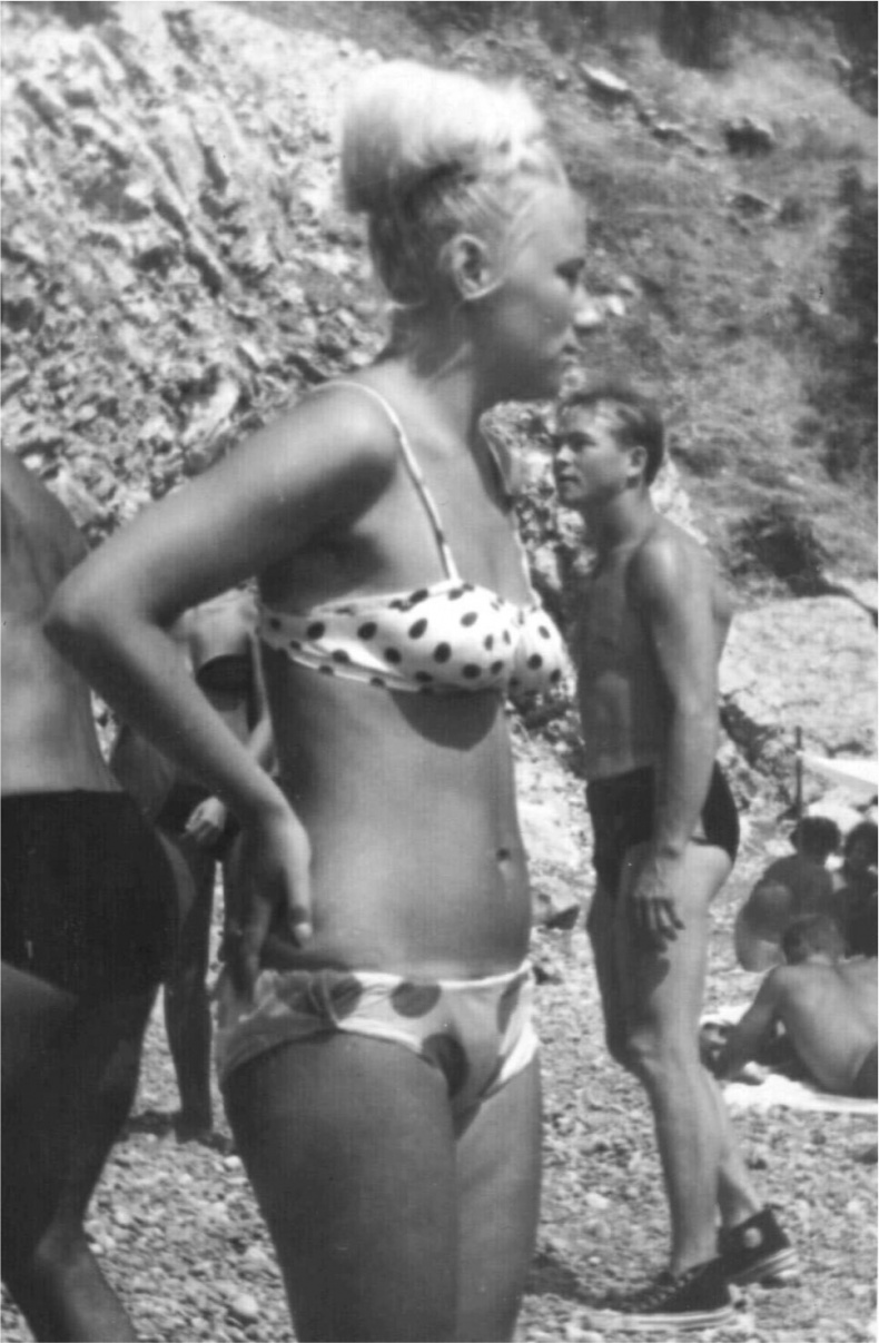 Иллюстрация к книге — Мужчина и женщина. Тело, мода, культура. СССР - оттепель [i_012.jpg]