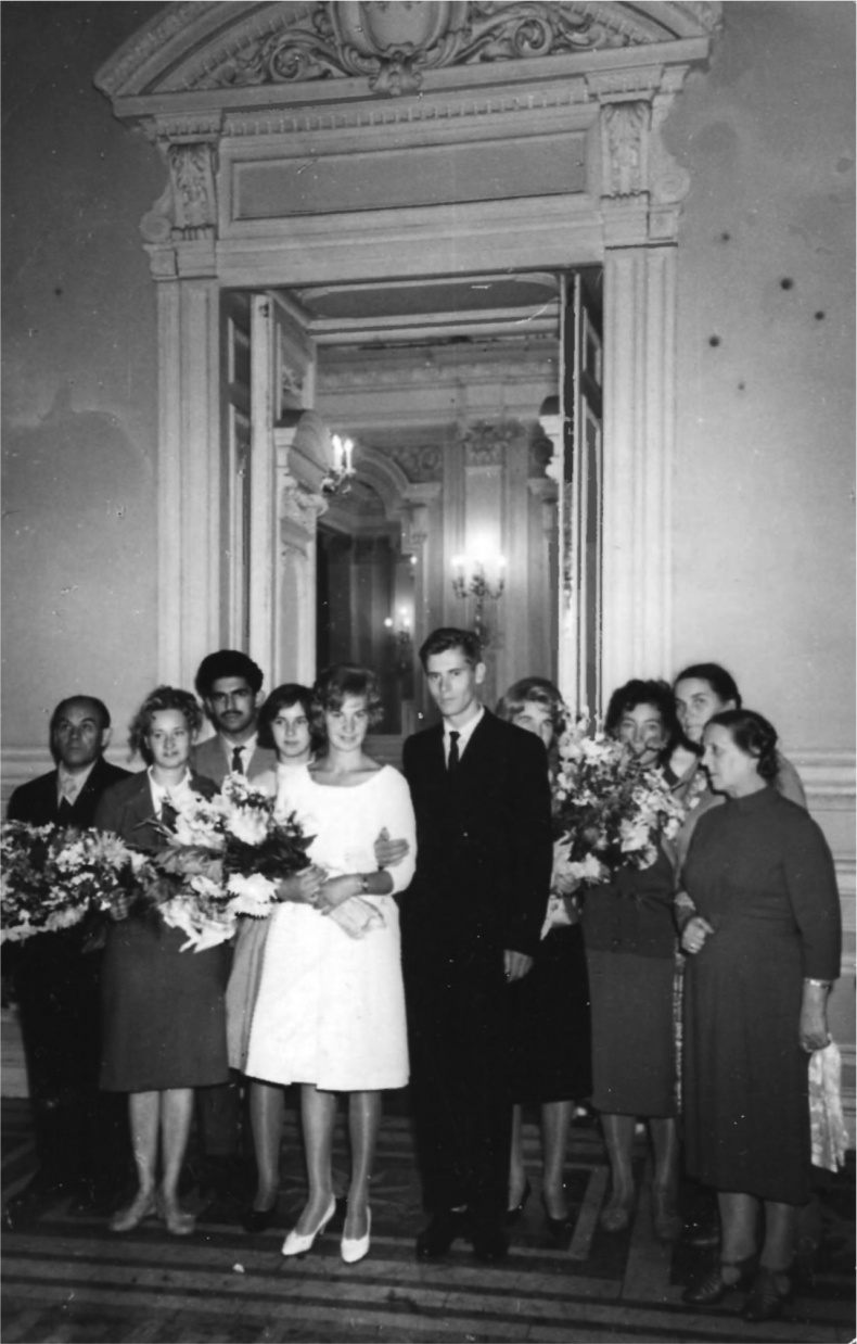 Иллюстрация к книге — Мужчина и женщина. Тело, мода, культура. СССР - оттепель [i_025.jpg]