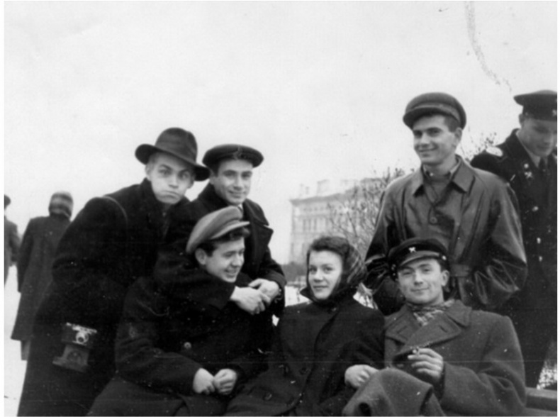 Иллюстрация к книге — Мужчина и женщина. Тело, мода, культура. СССР - оттепель [i_030.jpg]