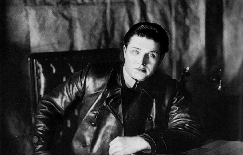 Иллюстрация к книге — Мужчина и женщина. Тело, мода, культура. СССР - оттепель [i_037.jpg]