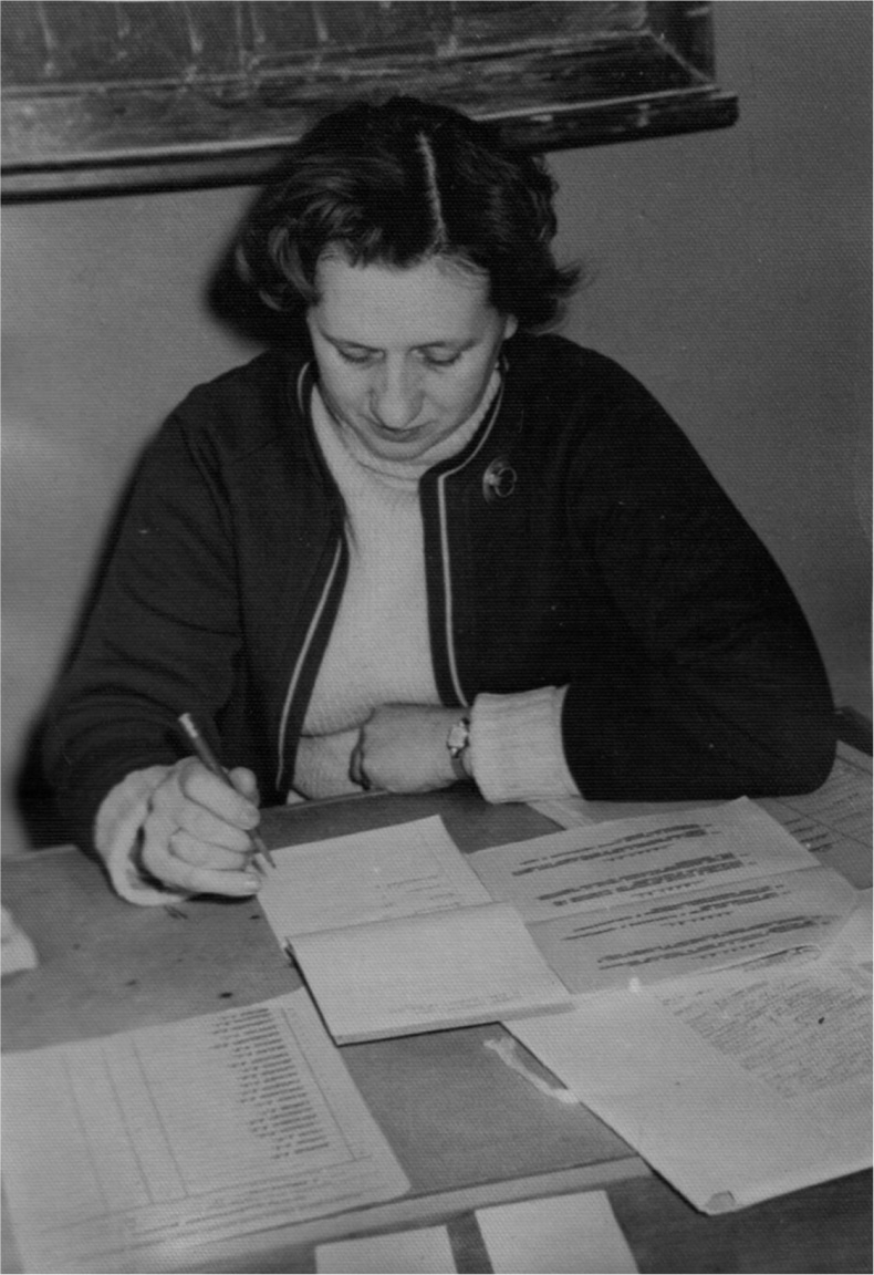 Иллюстрация к книге — Мужчина и женщина. Тело, мода, культура. СССР - оттепель [i_049.jpg]