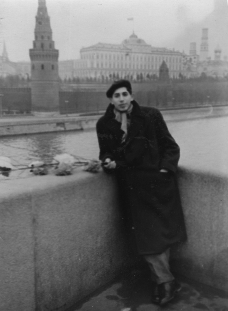 Иллюстрация к книге — Мужчина и женщина. Тело, мода, культура. СССР - оттепель [i_050.jpg]