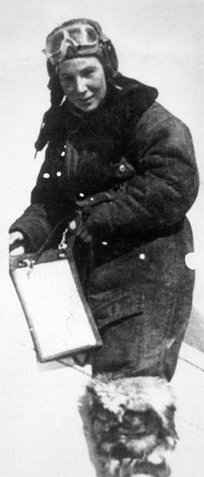 Иллюстрация к книге — Защищая Родину. Летчицы Великой Отечественной [i_030.jpg]