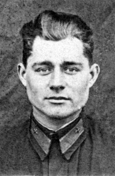 Иллюстрация к книге — Защищая Родину. Летчицы Великой Отечественной [i_035.jpg]