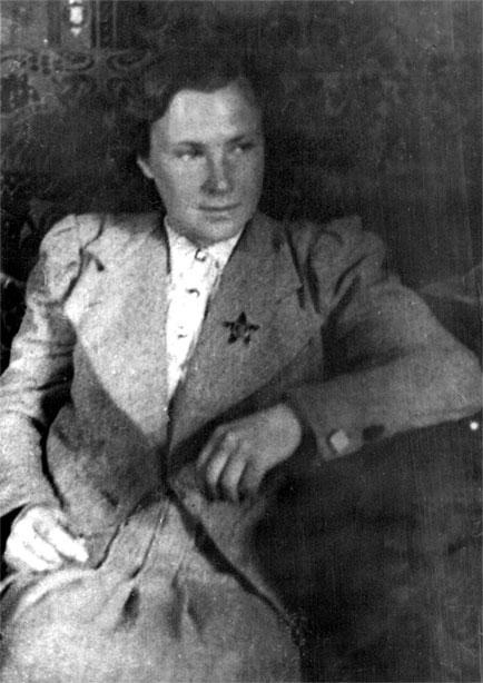 Иллюстрация к книге — Защищая Родину. Летчицы Великой Отечественной [i_040.jpg]