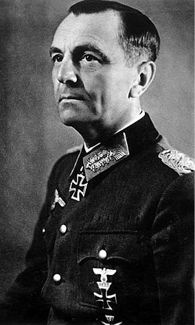 Иллюстрация к книге — Жуков. Мастер побед или кровавый палач? [i_013.jpg]