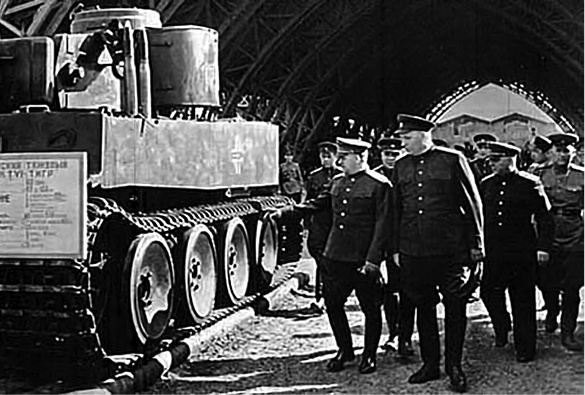 Иллюстрация к книге — Жуков. Мастер побед или кровавый палач? [i_016.jpg]