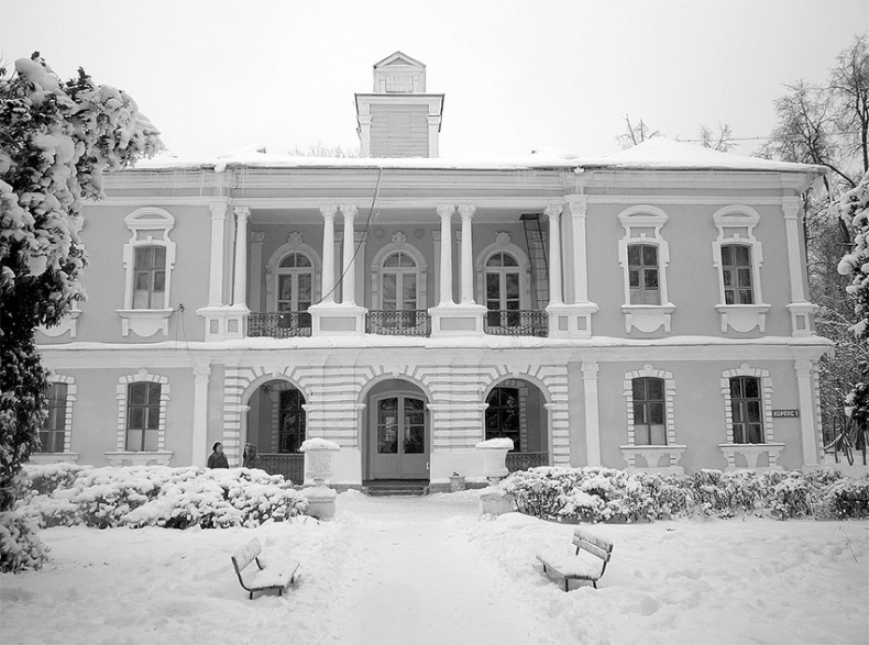 Иллюстрация к книге — Рублевка, скрытая от посторонних глаз. История старинной дороги. 33 истории о великих жителях Рублевки, или Тридцать три богатыря [i_061.jpg]