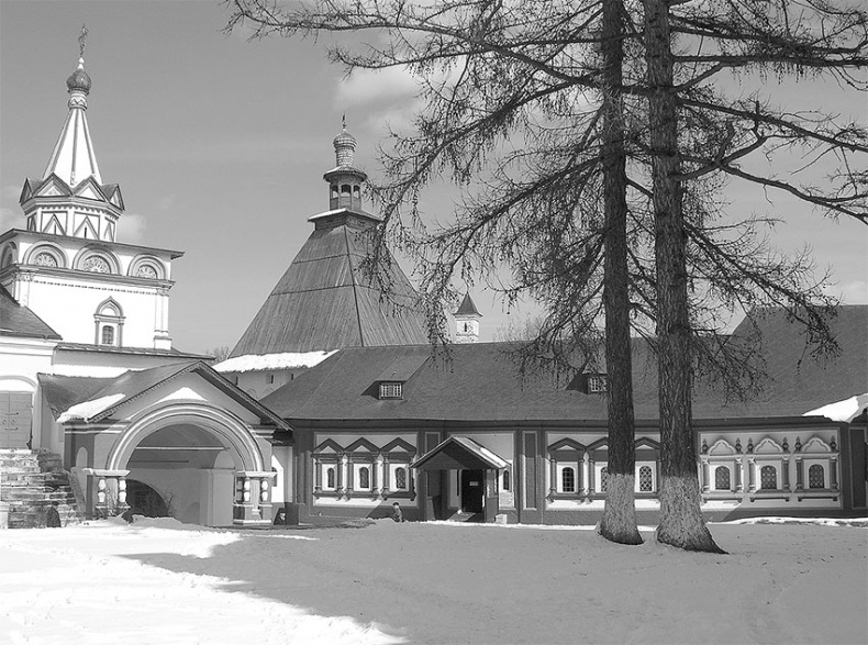 Иллюстрация к книге — Рублевка, скрытая от посторонних глаз. История старинной дороги. 33 истории о великих жителях Рублевки, или Тридцать три богатыря [i_097.jpg]