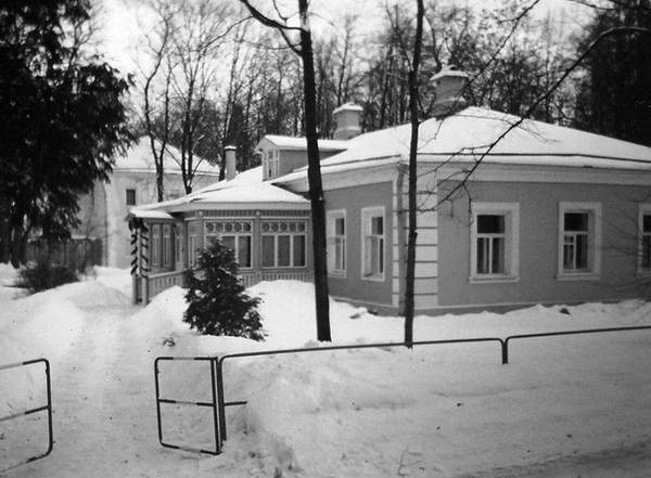 Иллюстрация к книге — Рублевка и ее обитатели. Романтическое повествование [i_052.jpg]