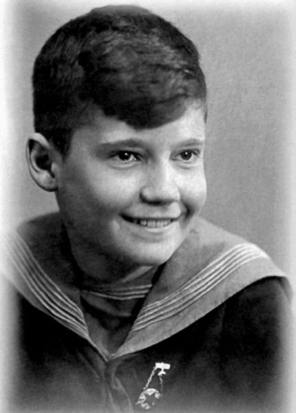 Иллюстрация к книге — Эльдар Рязанов. Ирония судьбы, или… [block_001240_page_011_image_0001.jpg]