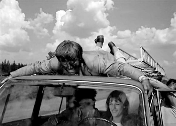 Иллюстрация к книге — Эльдар Рязанов. Ирония судьбы, или… [block_001240_page_103_image_0001.jpg]