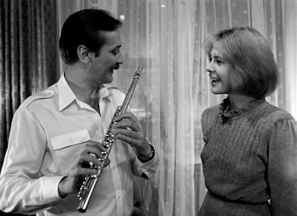 Иллюстрация к книге — Эльдар Рязанов. Ирония судьбы, или… [block_001240_page_183_image_0001.jpg]