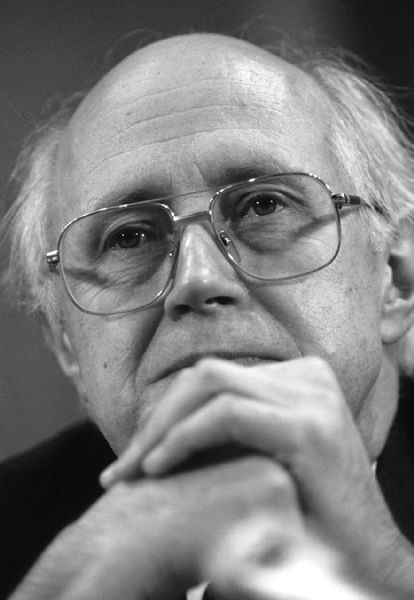 Иллюстрация к книге — Мстислав Ростропович. Любовь с виолончелью в руках [i_001.jpg]