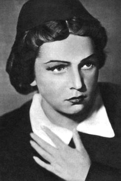 Иллюстрация к книге — Мстислав Ростропович. Любовь с виолончелью в руках [i_021.jpg]