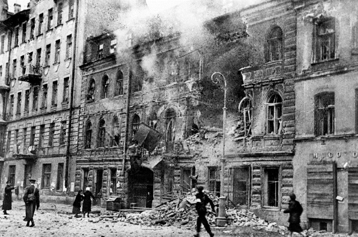 Иллюстрация к книге — Блокада Ленинграда. Полная хроника - 900 дней и ночей [i_033.jpg]