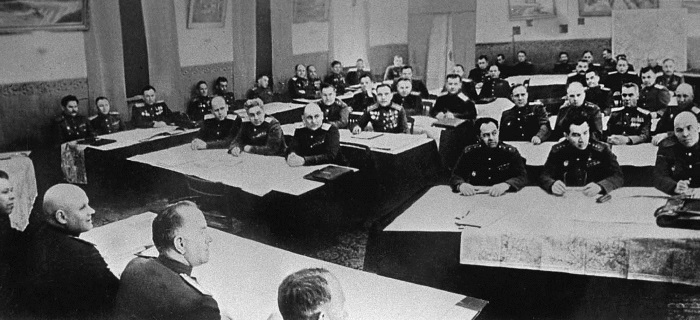 Иллюстрация к книге — Битва за Берлин. Полная хроника - 23 дня и ночи [i_018.jpg]