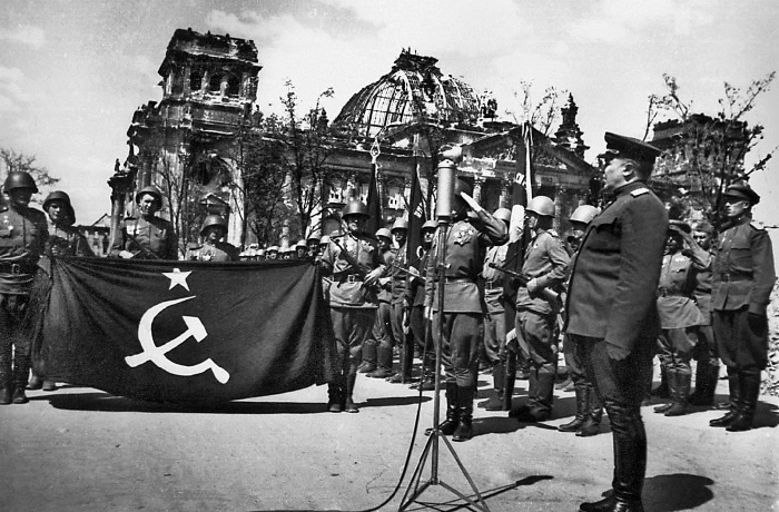 Иллюстрация к книге — Битва за Берлин. Полная хроника - 23 дня и ночи [i_028.jpg]