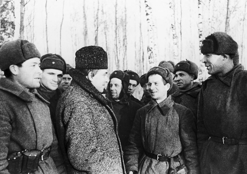 Иллюстрация к книге — Битва за Москву. Полная хроника - 203 дня [_623564.jpg]