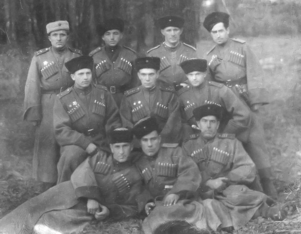 Иллюстрация к книге — Казак на самоходке. &quot;Заживо не сгорели&quot; [i_001.jpg]