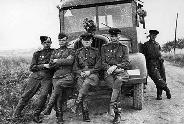 Иллюстрация к книге — На войне как на войне. &quot;Я помню&quot; [i_030.jpg]