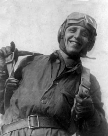 Иллюстрация к книге — Мы дрались на истребителях [block_001832_page_016_image_0001.jpg]