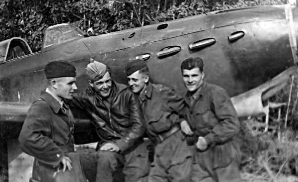 Иллюстрация к книге — Мы дрались на истребителях [block_001832_page_043_image_0001.jpg]