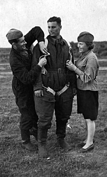 Иллюстрация к книге — Мы дрались на истребителях [block_001832_page_050_image_0001.jpg]