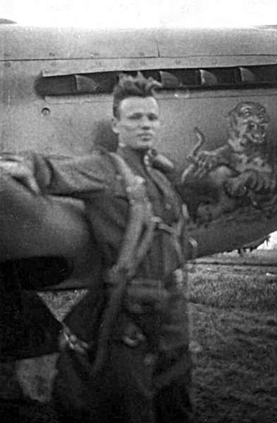 Иллюстрация к книге — Мы дрались на истребителях [block_001832_page_412_image_0001.jpg]