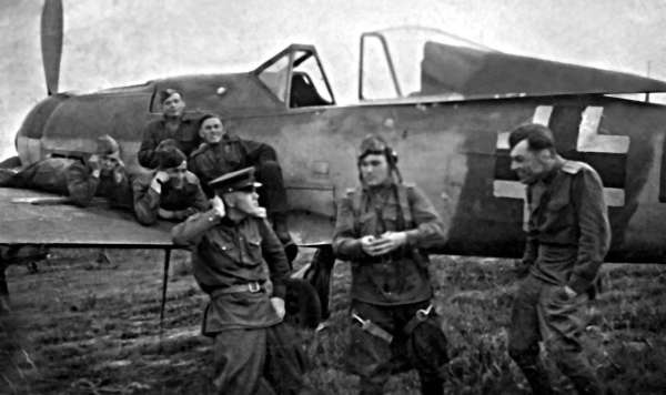 Иллюстрация к книге — Мы дрались на истребителях [block_001832_page_470_image_0001.jpg]