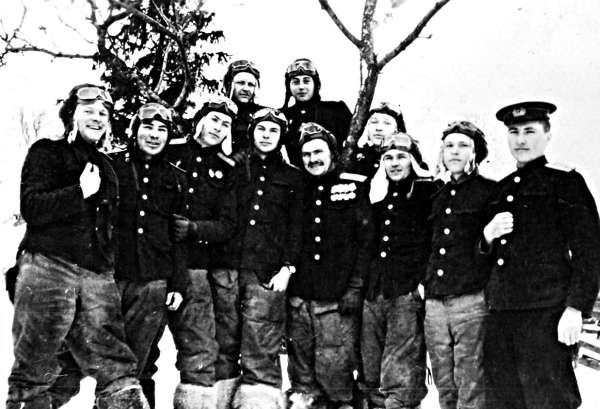 Иллюстрация к книге — Мы дрались на истребителях [block_001832_page_538_image_0001.jpg]