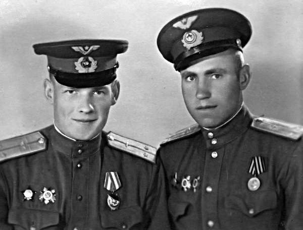 Иллюстрация к книге — Мы дрались на истребителях [block_001832_page_638_image_0001.jpg]