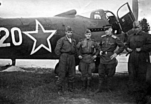 Иллюстрация к книге — Мы дрались на истребителях [block_001832_page_652_image_0001.jpg]