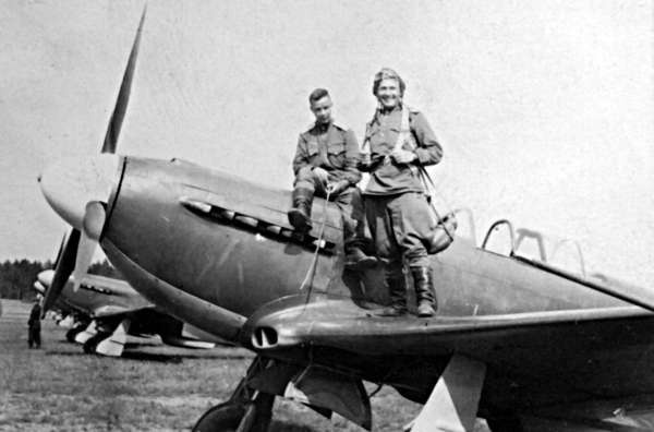 Иллюстрация к книге — Мы дрались на истребителях [block_001832_page_712_image_0001.jpg]