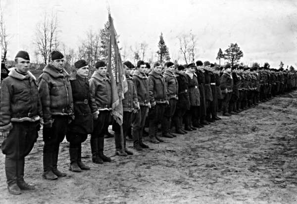 Иллюстрация к книге — Мы дрались на истребителях [block_001832_page_771_image_0001.jpg]