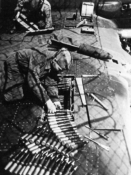 Иллюстрация к книге — Я дрался на штурмовике. Обе книги одним томом [i_057.jpg]