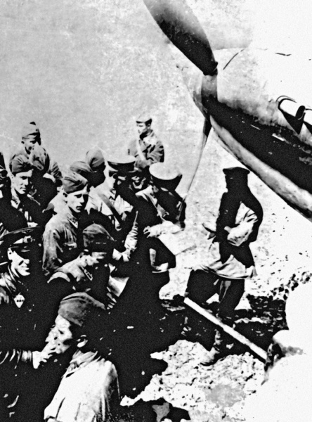 Иллюстрация к книге — Я дрался на штурмовике. Обе книги одним томом [i_063.jpg]